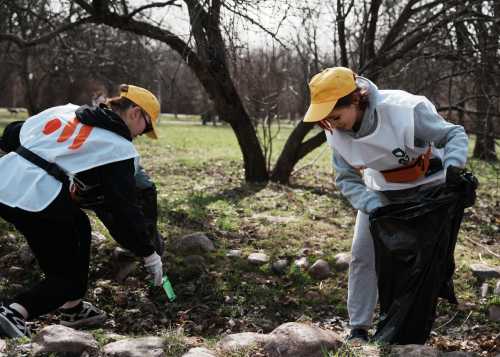 Нескучный субботник прошёл 15 апреля в парке "Ангарские пруды" в рамках акции #МойЭкоДень.