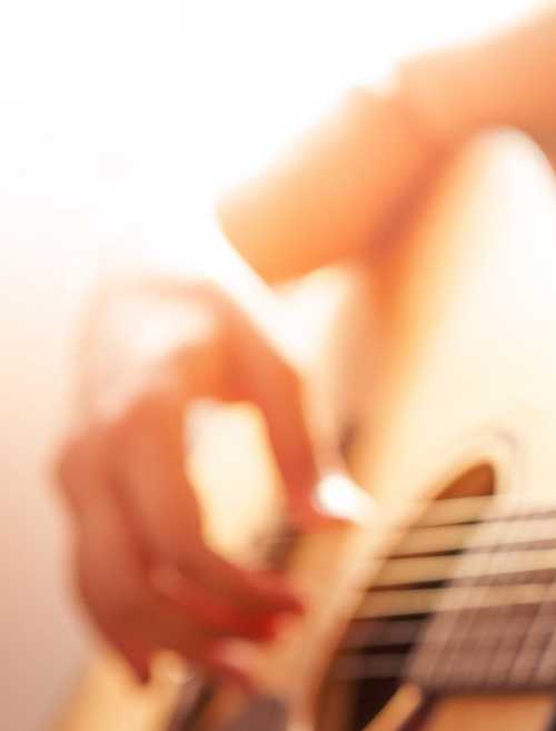 Приглашаем вас на мастер-класс по игре на гитаре, который состоится 7 июня в Лианозовском парке.